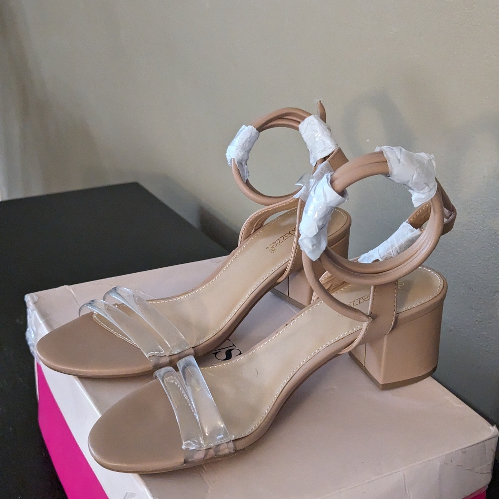 Wrap around block heel sandals. Size 8